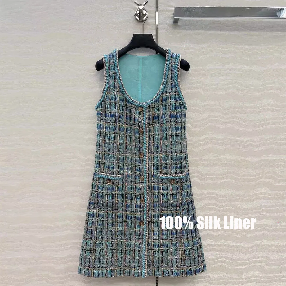 Top Quality Silk Liner Fashion Blue Plaid Woven Tweed Tank Dress Women O-neck Sleeveless Single Breasted Sweet Vintage Dress
Top Quality Silk Liner Fashion Blue Plaid Woven Tweed Tank Dress Women O-neck Sleeveless Single Breasted Sweet Vintage Dress