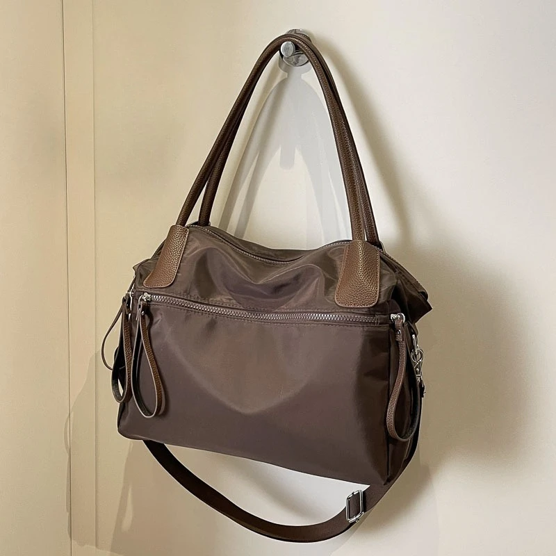 New Minimalist Solid-color Crossbody Bag, Stylish Multi-functional Handbag, Large-capacity Short-distance Single-shoulder Bag
New Minimalist Solid-color Crossbody Bag, Stylish Multi-functional Handbag, Large-capacity Short-distance Single-shoulder Bag