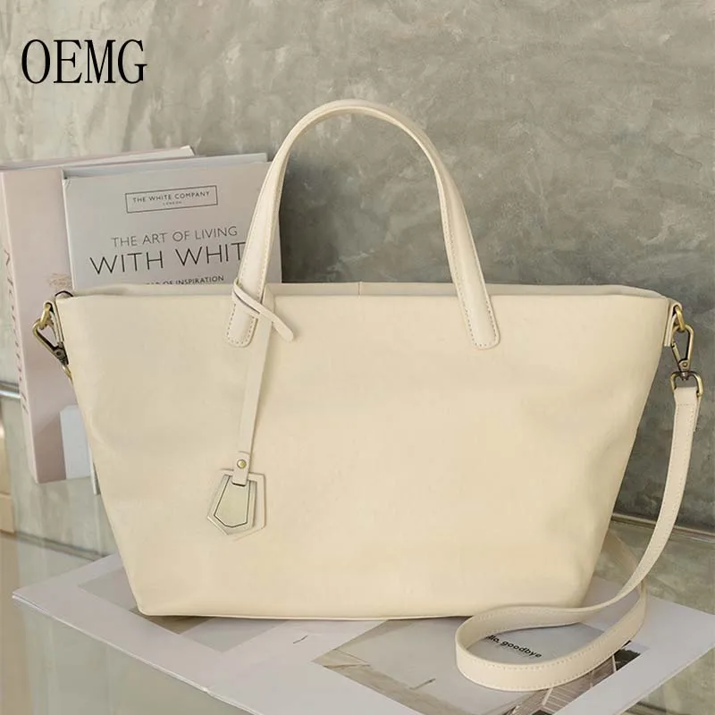 Luxury woman Shoulder bag soft leather large capacity square fashion tote bag korean Fashionable Handbag Shopping underarm bags
Luxury woman Shoulder bag soft leather large capacity square fashion tote bag korean Fashionable Handbag Shopping underarm bags