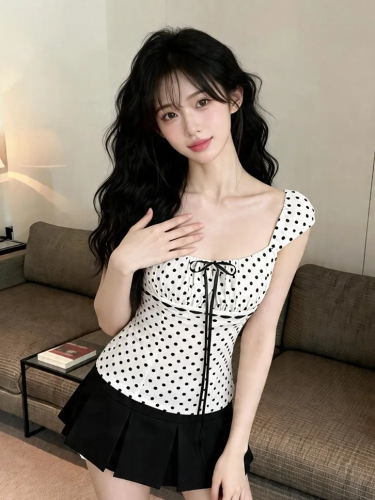 Korean Style Polka Dot Color Block Square Collar Slim Fit T-Shirt with Belt Summer New Fashion Women's Knitted Top
Korean Style Polka Dot Color Block Square Collar Slim Fit T-Shirt with Belt Summer New Fashion Women's Knitted Top