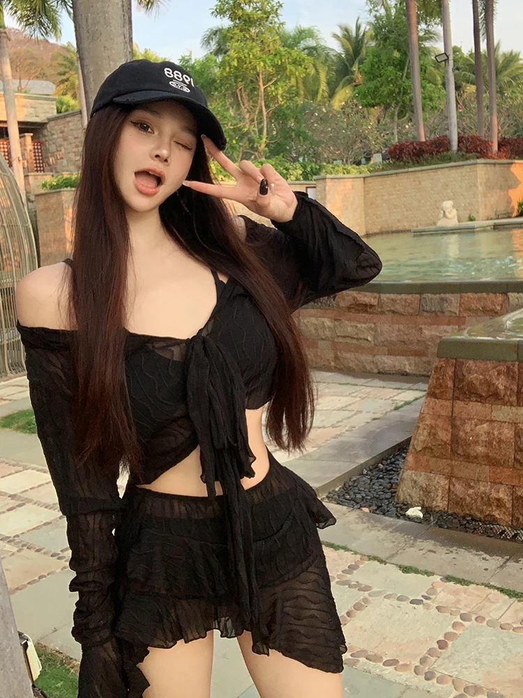 Консервативный комплект бикини из четырех предметов для женщин от Dubao Han, новинка 2024 года, раздельный купальник с V-образным вырезом и длинными рукавами для горячих пляжных дней
Консервативный комплект бикини из четырех предметов для женщин от Dubao Han, новинка 2024 года, раздельный купальник с V-образным вырезом и длинными рукавами для горячих пляжных дней