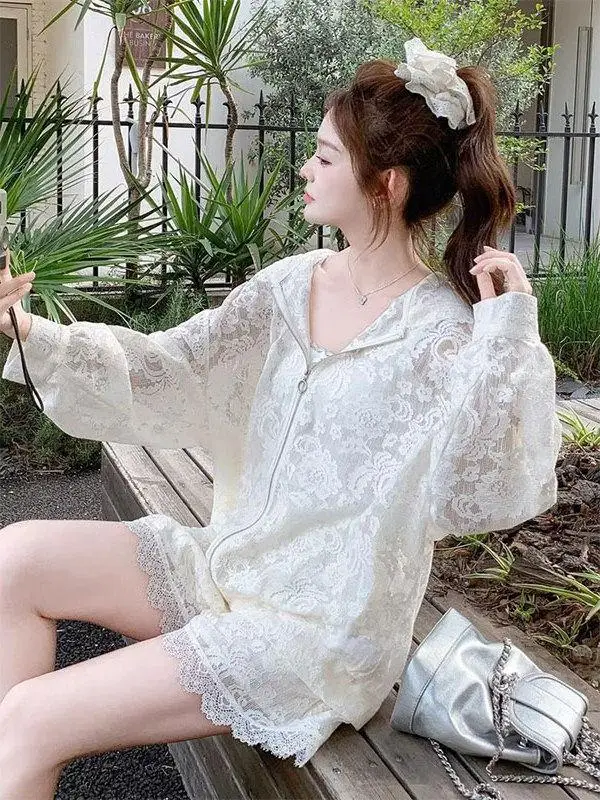 plus Size Lace Hollow out Hooded Women's Summer Sun Protection Set High Waist Wide Leg Short Pants Two Piece Casual Style
plus Size Lace Hollow out Hooded Women's Summer Sun Protection Set High Waist Wide Leg Short Pants Two Piece Casual Style