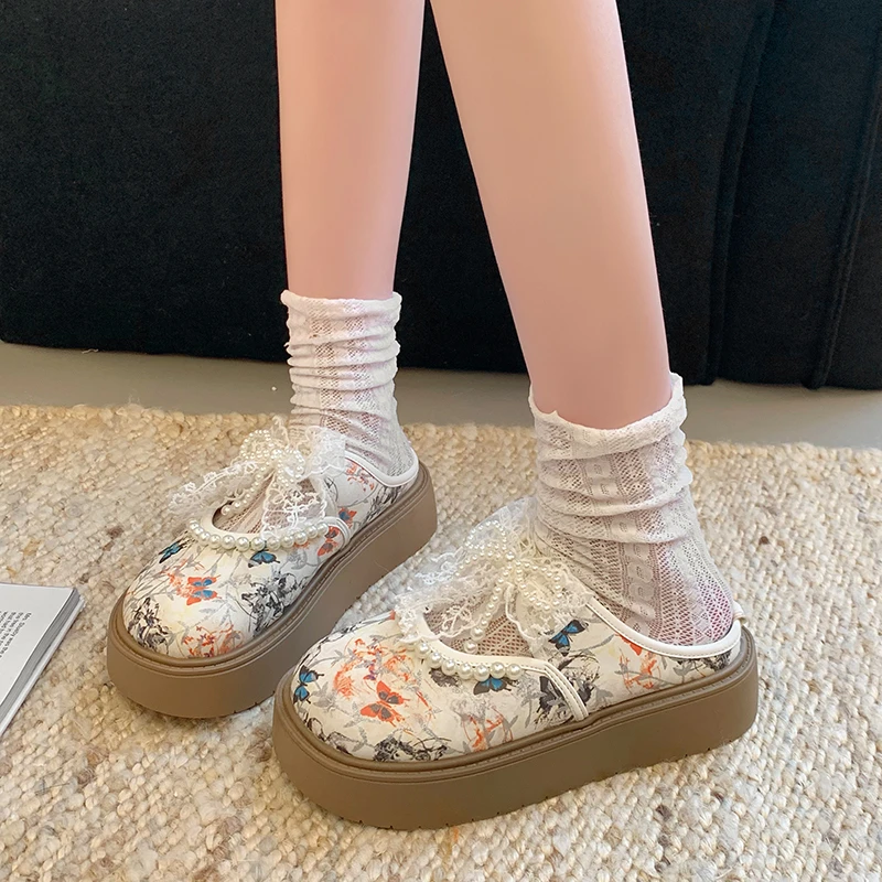 Тапочки Baotou, весенний новый стиль, нескользящие туфли на плоской подошве с круглым носком и принтом из бисера, кружево с узлом-бабочкой
Тапочки Baotou, весенний новый стиль, нескользящие туфли на плоской подошве с круглым носком и принтом из бисера, кружево с узлом-бабочкой