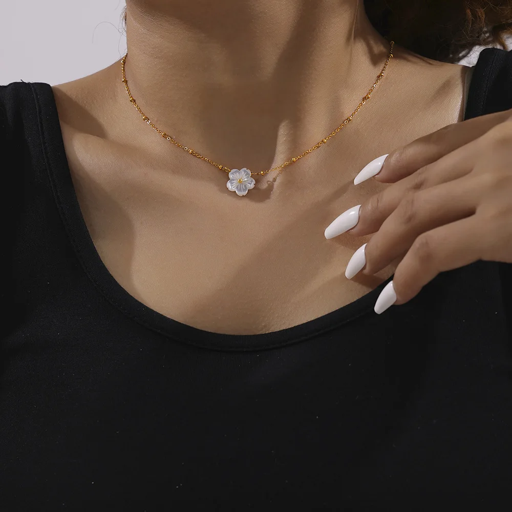 Shell, peach blossom, elegant necklace, collarbone chain, titanium steel, personalized light luxury jewelry wholesale
Shell, peach blossom, elegant necklace, collarbone chain, titanium steel, personalized light luxury jewelry wholesale