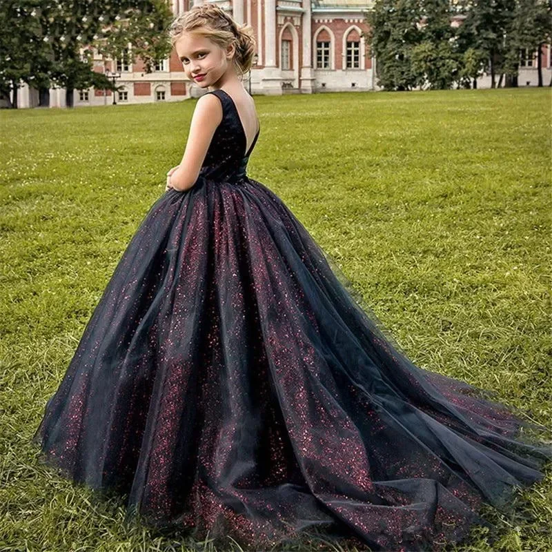 Customized V Back Flower Girl Dress for Kids Princess Gown for Wedding Birthday Party Pageant Special Occasion Dresses
Customized V Back Flower Girl Dress for Kids Princess Gown for Wedding Birthday Party Pageant Special Occasion Dresses