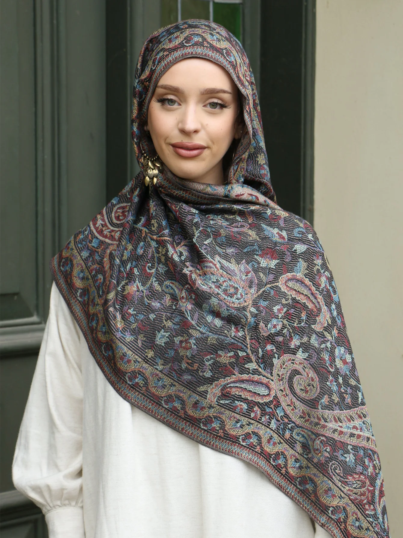 Новый толстый шарф-хиджаб с принтом пейсли, шаль, жаккардовые палантины из пашмины с пейсли, винтажные платки, хлопковый палантин с принтом, кисточка
Новый толстый шарф-хиджаб с принтом пейсли, шаль, жаккардовые палантины из пашмины с пейсли, винтажные платки, хлопковый палантин с принтом, кисточка