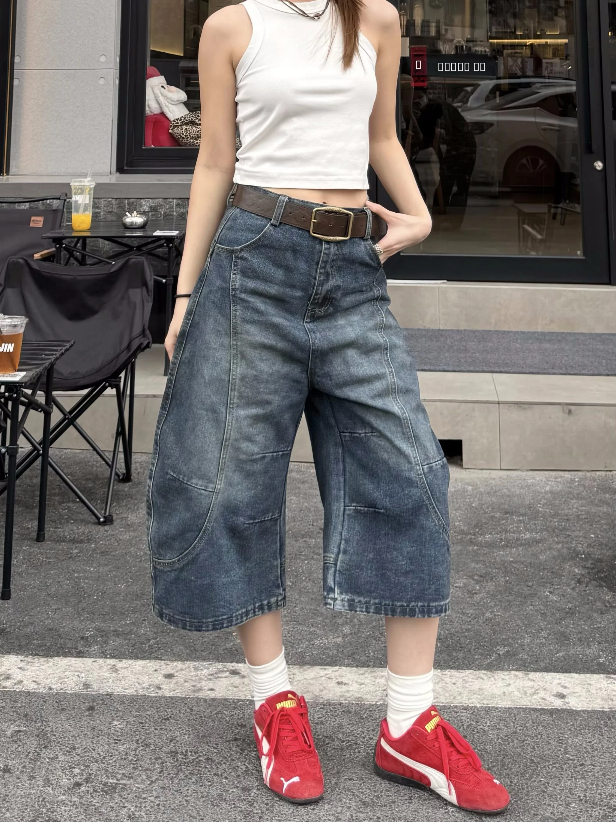 Ретро-джинсы в американском стиле с деконструированным кроем и вставками, унисекс, свободные, прямые, широкие штанины, модель «Сэйв-Лег»
Ретро-джинсы в американском стиле с деконструированным кроем и вставками, унисекс, свободные, прямые, широкие штанины, модель «Сэйв-Лег»