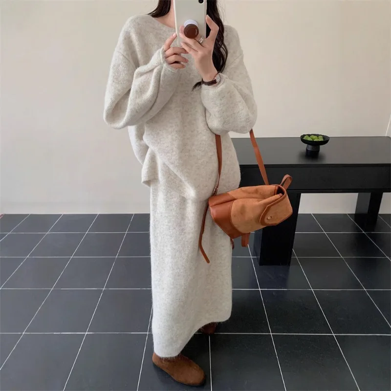 Casual Loose Solid Single breasted Long sleeved Knitted Cardigan+Elastic Waist Maxi Skirt 2-piece Suit New Autumn/Winter Woman
Casual Loose Solid Single breasted Long sleeved Knitted Cardigan+Elastic Waist Maxi Skirt 2-piece Suit New Autumn/Winter Woman