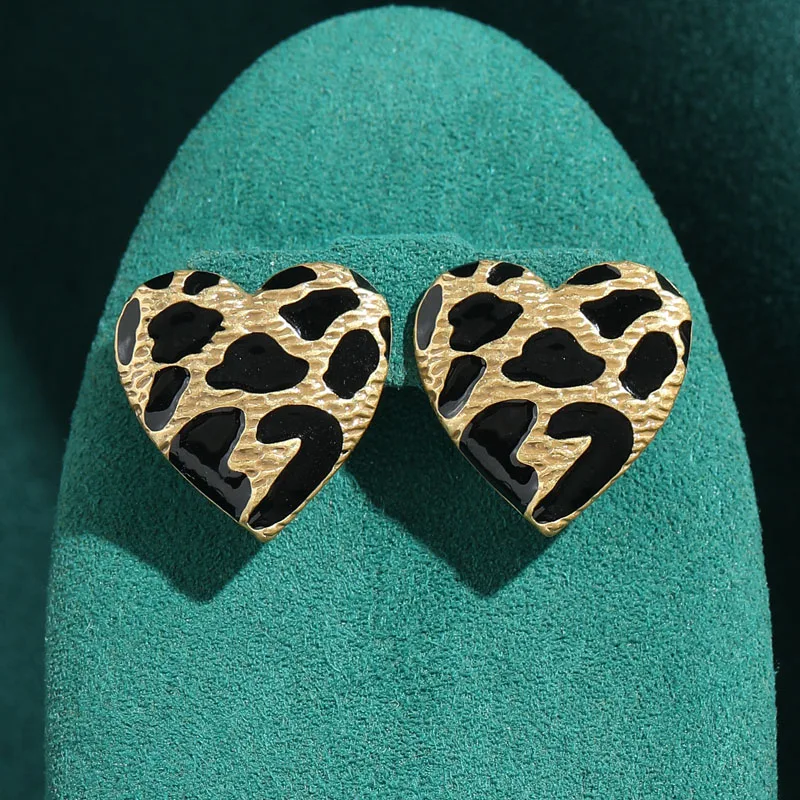 Vintage Black Stud Earrings Heart Round Luxury Design Woman Jewelry For 2026 Leopard Texture Metal Brand Party Charm Accessories
Vintage Black Stud Earrings Heart Round Luxury Design Woman Jewelry For 2026 Leopard Texture Metal Brand Party Charm Accessories