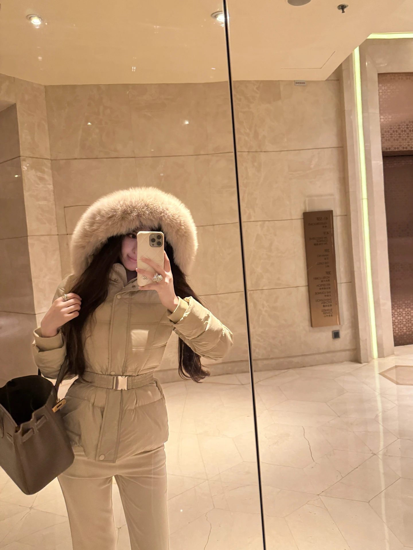 M900 Women's ort Puffer Jaet Winter 2026 New Sle Faionable Hooded Coat Large Fur Collar Autumn Winter Casual Wear
M900 Women's ort Puffer Jaet Winter 2026 New Sle Faionable Hooded Coat Large Fur Collar Autumn Winter Casual Wear