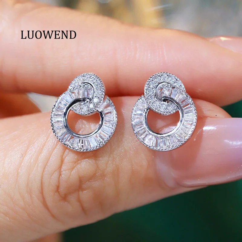 LUOWEND серьги из 100% белого золота 18 карат, женские серьги-гвоздики с натуральными бриллиантами 0,60 карата, роскошный круглый дизайн, ювелирные изделия для вечеринок
LUOWEND серьги из 100% белого золота 18 карат, женские серьги-гвоздики с натуральными бриллиантами 0,60 карата, роскошный круглый дизайн, ювелирные изделия для вечеринок