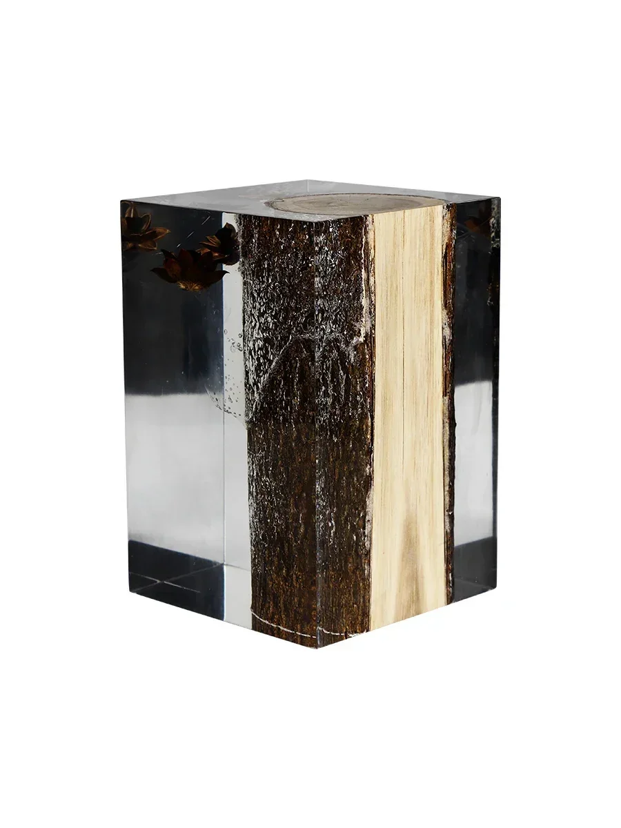 Solid wood square pier, sculpture chair, transparent resin chair
Solid wood square pier, sculpture chair, transparent resin chair