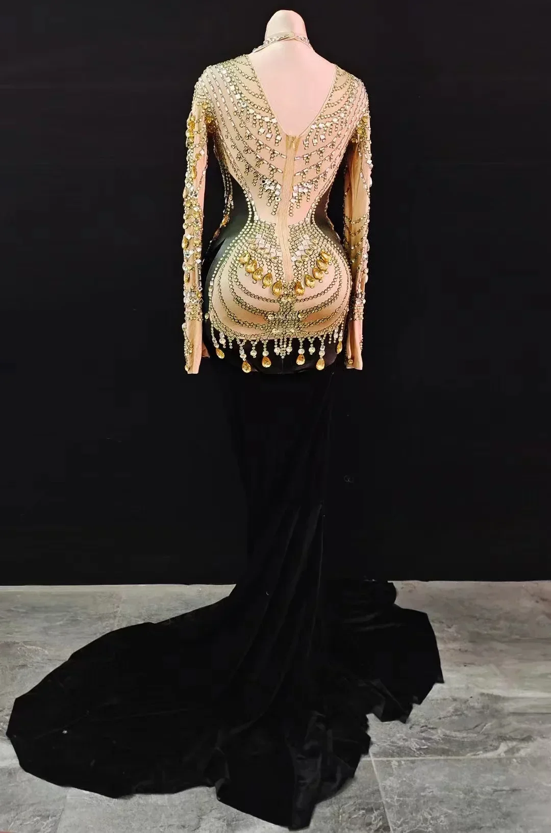 Velvet Rhinestone Mermaid Long Dress Women Birthday Elegant Party Costumes Evening Prom Crystal Trailing Stage Wedding Outfit
Velvet Rhinestone Mermaid Long Dress Women Birthday Elegant Party Costumes Evening Prom Crystal Trailing Stage Wedding Outfit