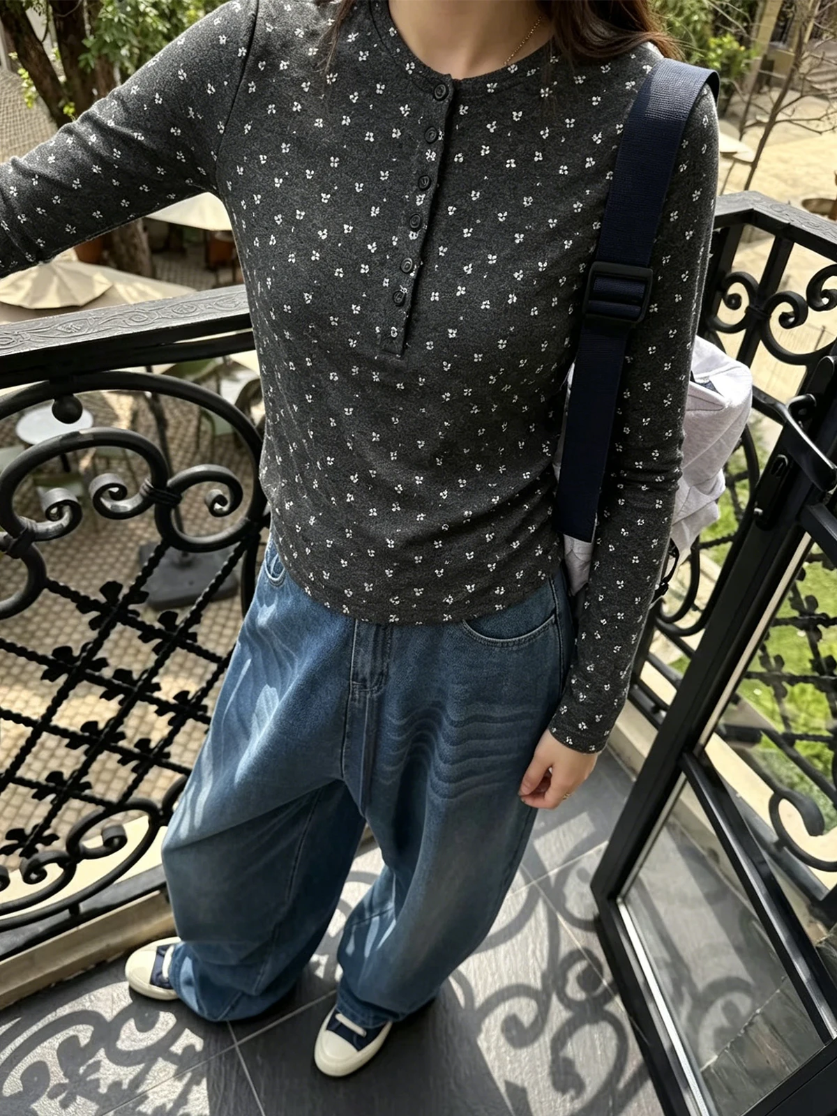 Lin Rou Rou Long Sleeve Floral Print Henry Collar Base T-Shirt Women's Outerwear Spring Casual Loose Fit Polyester Blend
Lin Rou Rou Long Sleeve Floral Print Henry Collar Base T-Shirt Women's Outerwear Spring Casual Loose Fit Polyester Blend