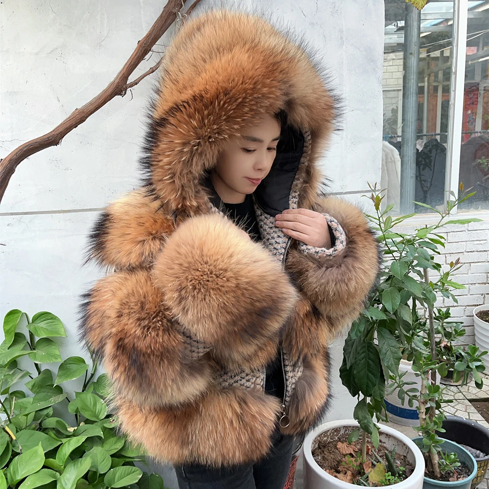 QUEENTINA Real Raccoon Fur Coat Hood New Outwears Women's Fashion Jacket High Quality Clothing Natural Raccoon 2024
QUEENTINA Real Raccoon Fur Coat Hood New Outwears Women's Fashion Jacket High Quality Clothing Natural Raccoon 2024