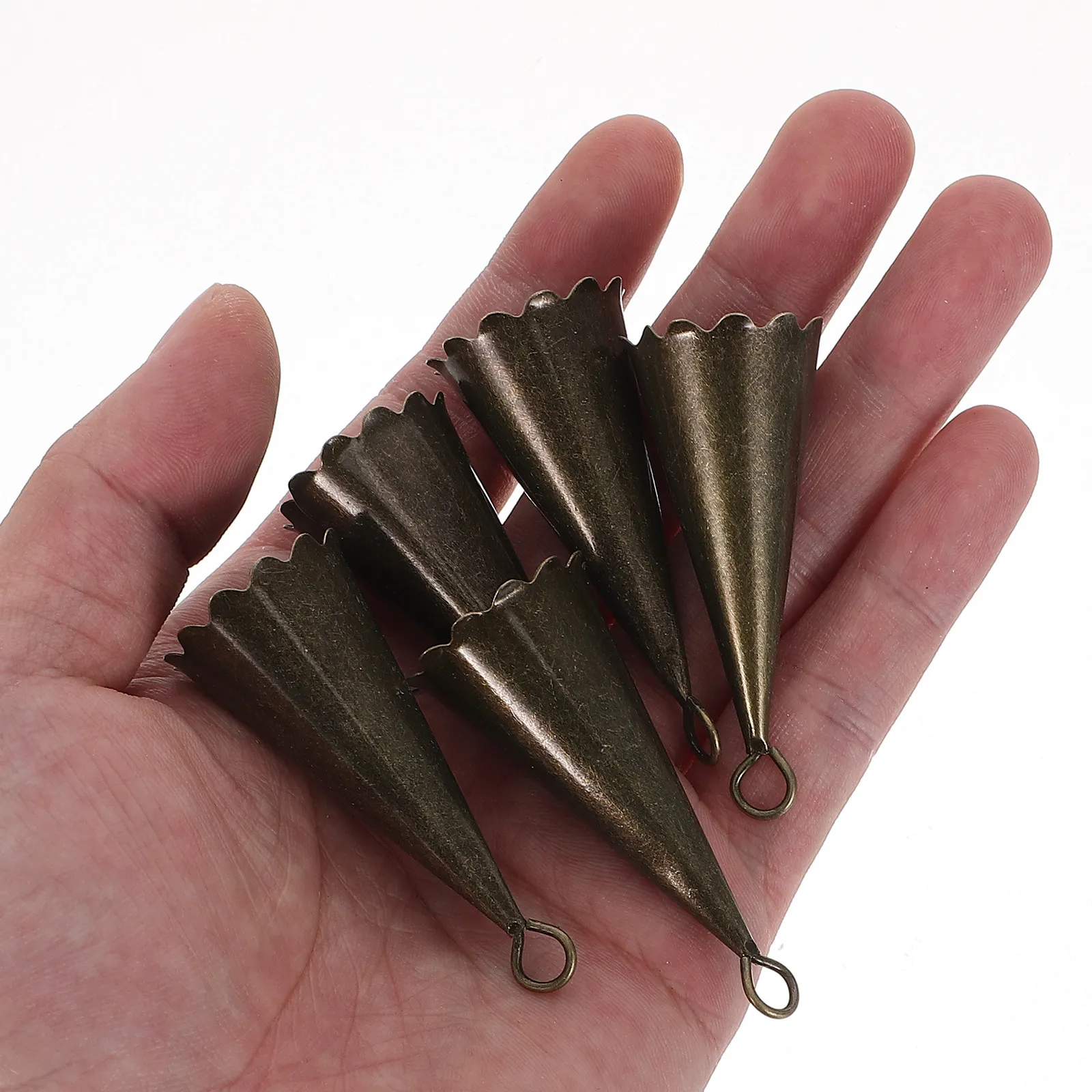 20Pcs Metal Bells Vintage Style Cone-Shaped Scalloped Edge Decorative Craft Bells for DIY Wind Chimes Garden Ornaments Pet
20Pcs Metal Bells Vintage Style Cone-Shaped Scalloped Edge Decorative Craft Bells for DIY Wind Chimes Garden Ornaments Pet