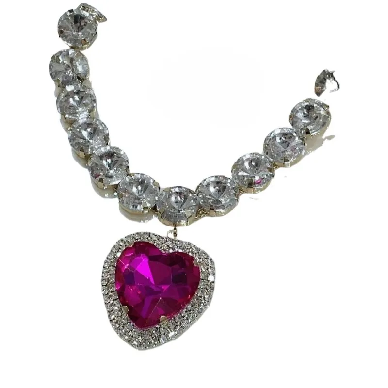 European and American exaggerated pink crystal love necklace female collarbone chain high-end neck chain
European and American exaggerated pink crystal love necklace female collarbone chain high-end neck chain