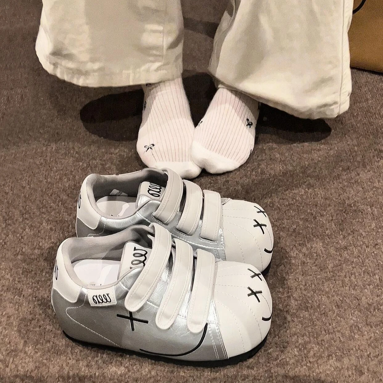 Kids Casual Shoes Toes Capped Hook&loop Girls Sweet Flats Cute Korean Style 2025 Autumn New Children Sports Shoes Soft Bottom
Kids Casual Shoes Toes Capped Hook&loop Girls Sweet Flats Cute Korean Style 2025 Autumn New Children Sports Shoes Soft Bottom
