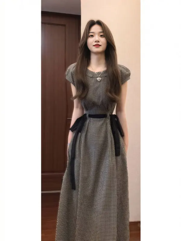 Retro Fashion Elegant Bubble Sleeve Waist Cinched Slim Fit Dress Unique Long Summer Gown High Waist Cotton Blend Short Sleeve
Retro Fashion Elegant Bubble Sleeve Waist Cinched Slim Fit Dress Unique Long Summer Gown High Waist Cotton Blend Short Sleeve