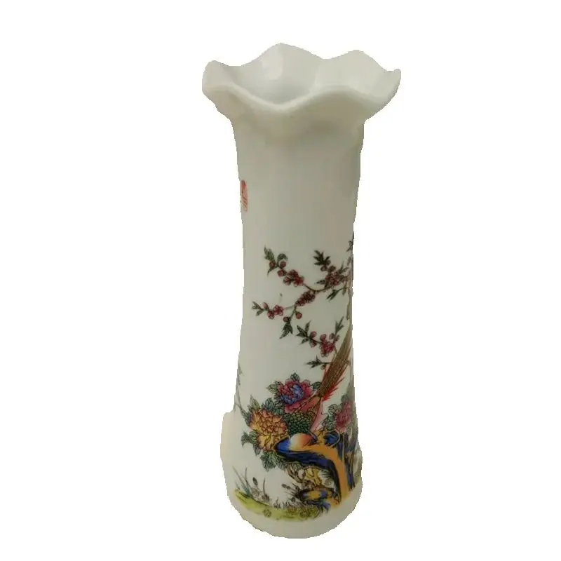 Chinese Antique Pink Porcelain Vase with Floral And Bird Design Traditional Asian Antique Decorative Ornament collectibles
Chinese Antique Pink Porcelain Vase with Floral And Bird Design Traditional Asian Antique Decorative Ornament collectibles
