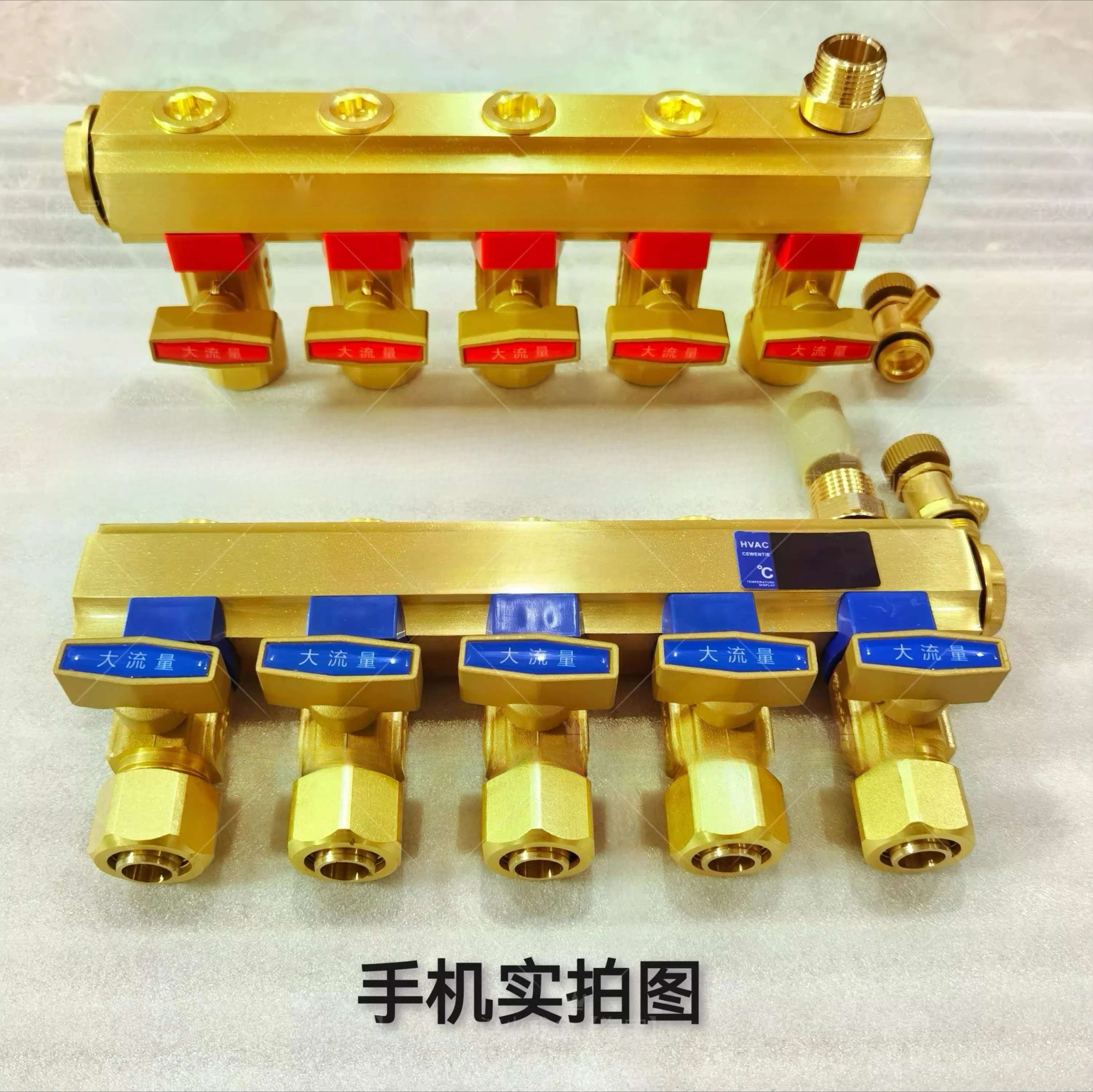 all-copper large-flow floor heating water separator 1 inch 20 floor heating pipe New type of geothermal water separator assembly
all-copper large-flow floor heating water separator 1 inch 20 floor heating pipe New type of geothermal water separator assembly