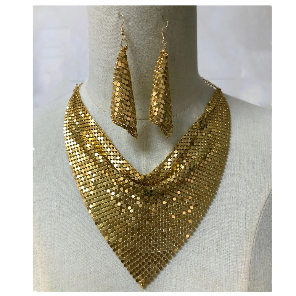 triangle scarf, sequined silk scarf, false collar necklace set, personalized exaggerated collarbone earrings women's pendant.
triangle scarf, sequined silk scarf, false collar necklace set, personalized exaggerated collarbone earrings women's pendant.