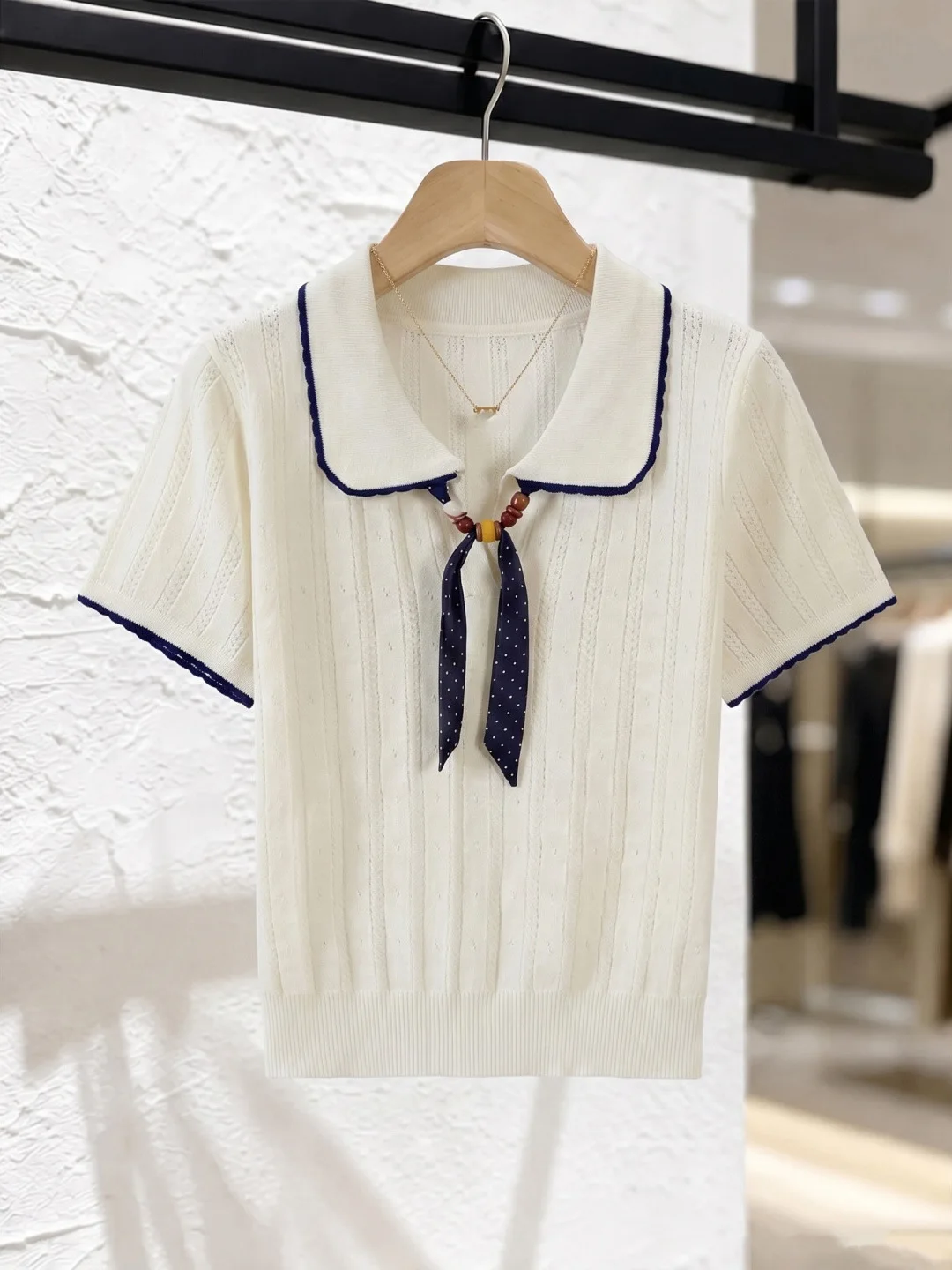 Korean Style Ice Silk Knitted Short Sleeve Collar Color Block Fashionable Top Women's Soft Straight Cut Summer 2026 Knitwear
Korean Style Ice Silk Knitted Short Sleeve Collar Color Block Fashionable Top Women's Soft Straight Cut Summer 2026 Knitwear