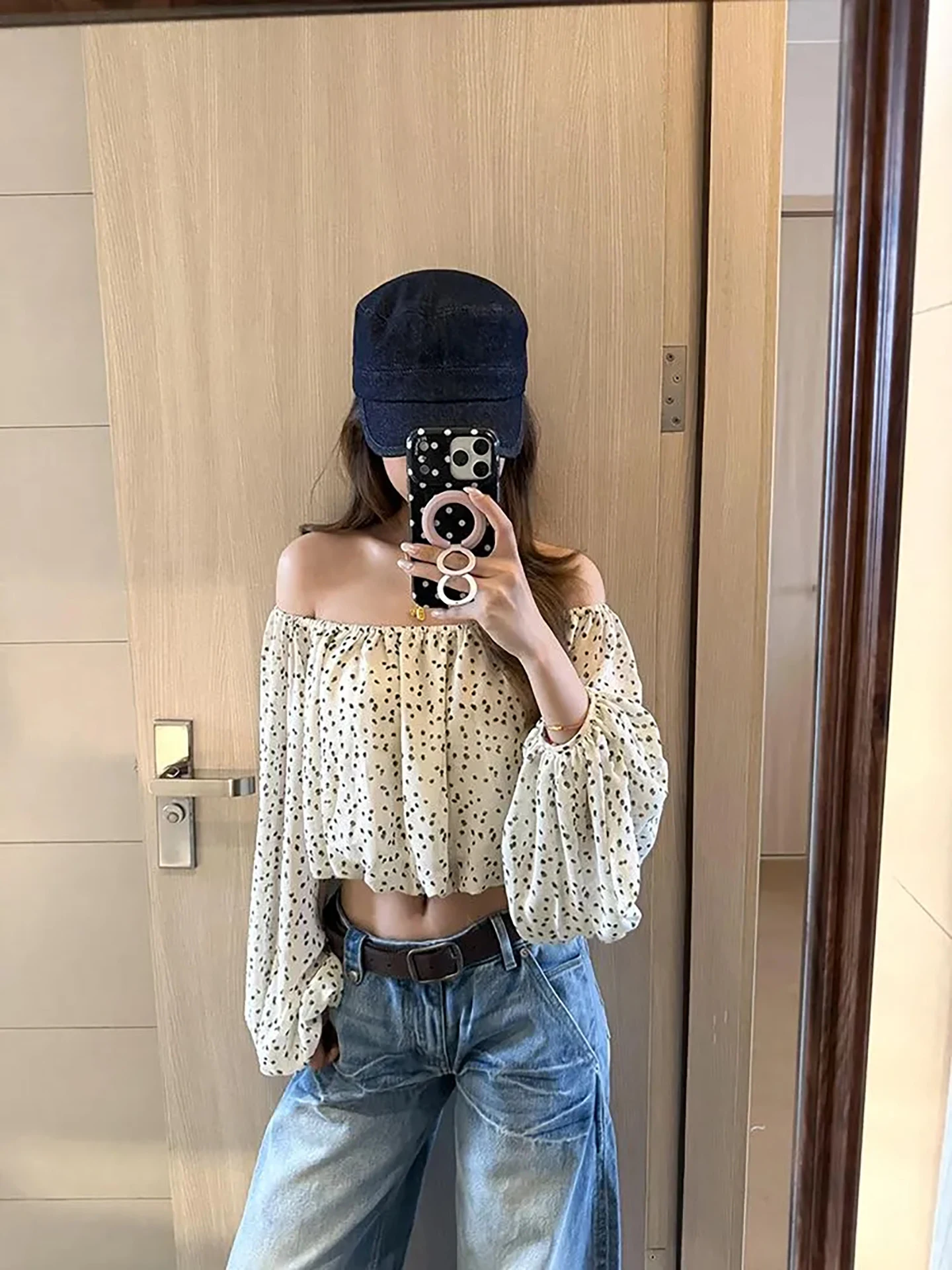 Polka Dot off Shoulder Shirt Women's Slim Fit Summer New Style Elegant Versatile High End Feeling Top French Style Loose Long...
Polka Dot off Shoulder Shirt Women's Slim Fit Summer New Style Elegant Versatile High End Feeling Top French Style Loose Long...