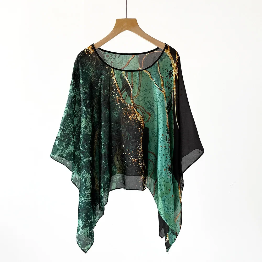 Poncho Cape Fashion Hoodie Large Square Scarf Imitation Silk Shawl Summer Thin Sunscreen Silk Scarf for Women Cloak
Poncho Cape Fashion Hoodie Large Square Scarf Imitation Silk Shawl Summer Thin Sunscreen Silk Scarf for Women Cloak
