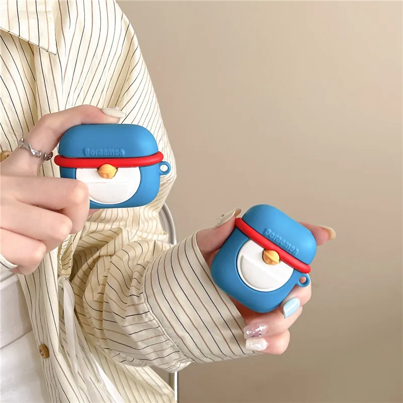 Новый защитный чехол для наушников из ПВХ серии Kawaii Doraemon, креативный портативный противоударный чехол для Bluetooth-гарнитуры, подарок
Новый защитный чехол для наушников из ПВХ серии Kawaii Doraemon, креативный портативный противоударный чехол для Bluetooth-гарнитуры, подарок