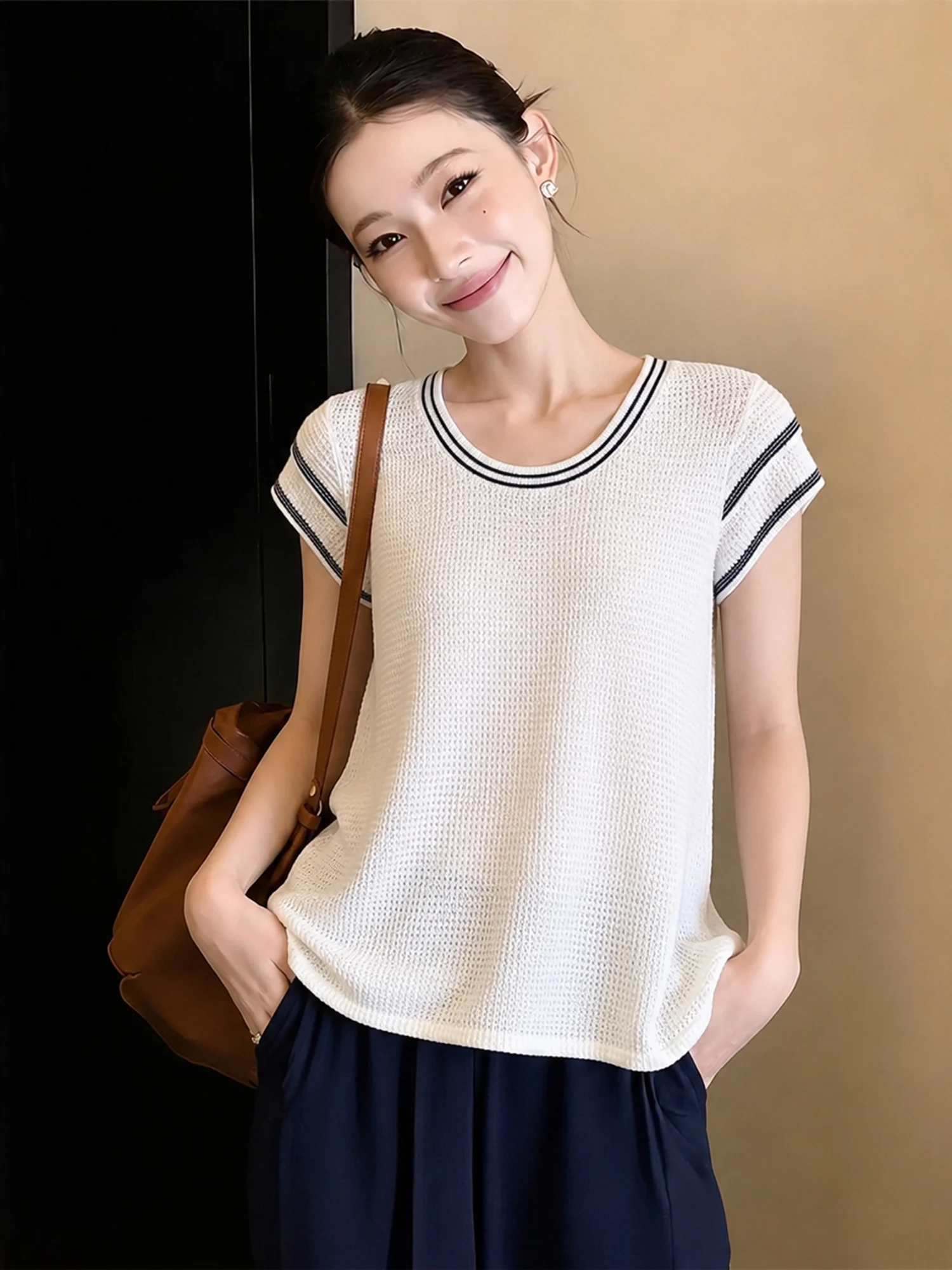 Ice Silk Knitted Short Sleeve T-Shirt Women's Loose Fit round Neck Striped Slimming Top Korean Style Commute Fashion 2026 Sum...
Ice Silk Knitted Short Sleeve T-Shirt Women's Loose Fit round Neck Striped Slimming Top Korean Style Commute Fashion 2026 Sum...