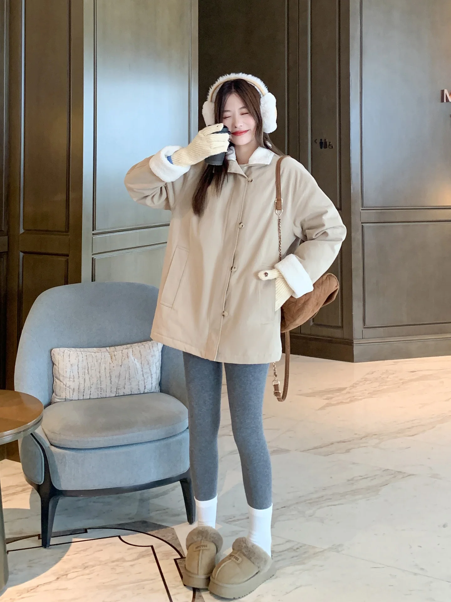 Zeng Xiao Salt, корейское женское длинное пальто с меховым воротником, свободное хлопковое сэндвич-сэндвичное теплое длинное пальто средней длины, осенне-зимнее пальто
Zeng Xiao Salt, корейское женское длинное пальто с меховым воротником, свободное хлопковое сэндвич-сэндвичное теплое длинное пальто средней длины, осенне-зимнее пальто