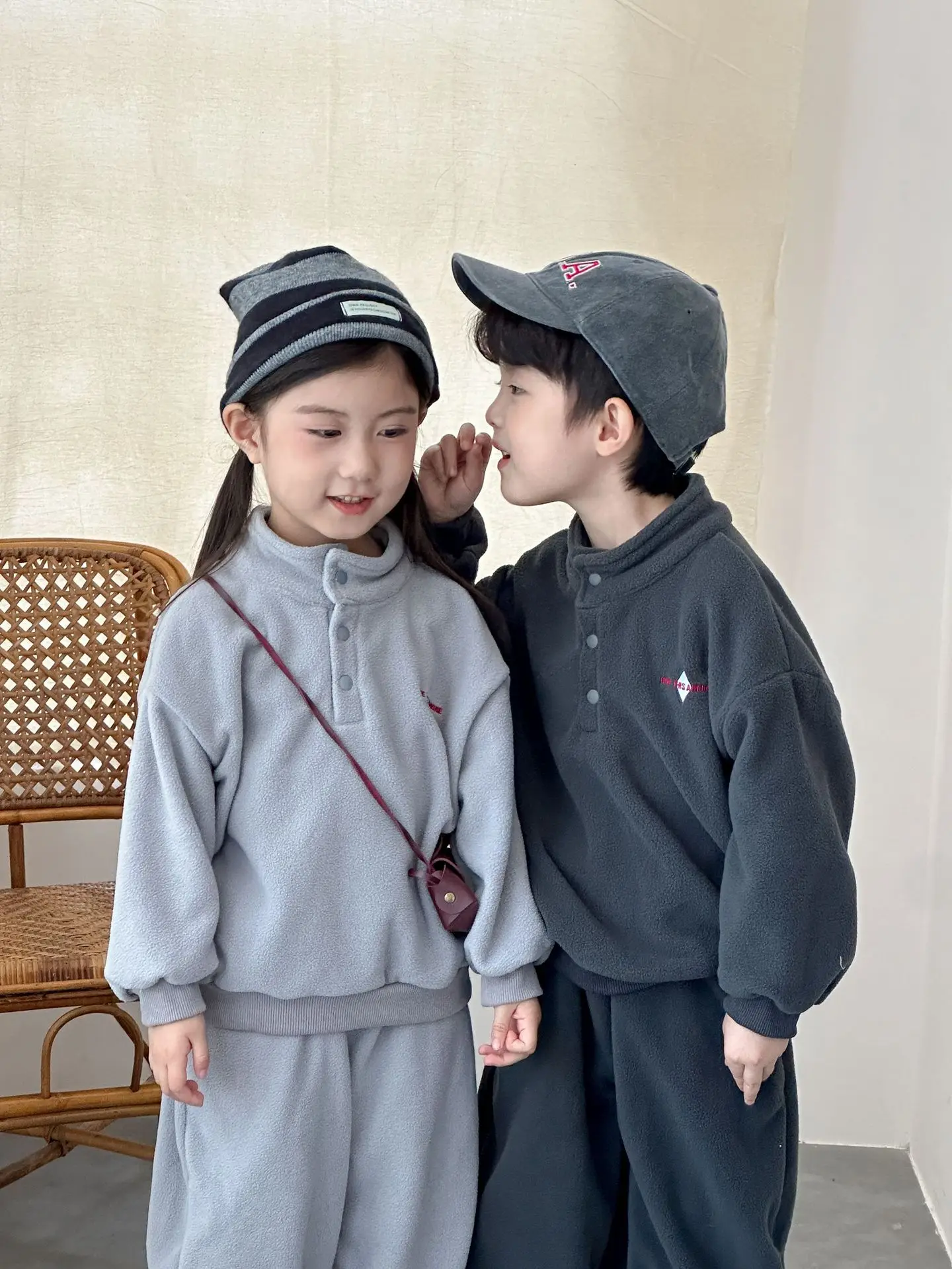 Children Boys 2piece Set Winter Cartoon Embroidery Plush Infant Baby Boys Sweatshirt Ins Toddler Kids Boys Solid Color Sweatpant
Children Boys 2piece Set Winter Cartoon Embroidery Plush Infant Baby Boys Sweatshirt Ins Toddler Kids Boys Solid Color Sweatpant