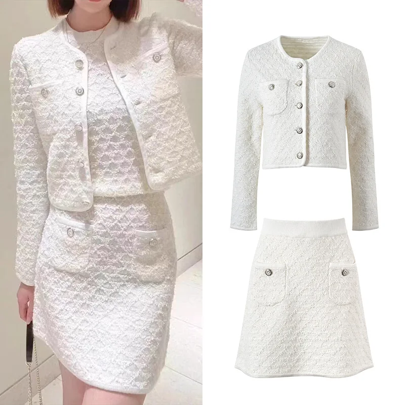 Высококачественная версия, европейский Sle M-Home Faion, повседневный белый ор, вязаный открытый кардиган, топ, жилет, комплект с юбкой f-длины для женщин
Высококачественная версия, европейский Sle M-Home Faion, повседневный белый ор, вязаный открытый кардиган, топ, жилет, комплект с юбкой f-длины для женщин