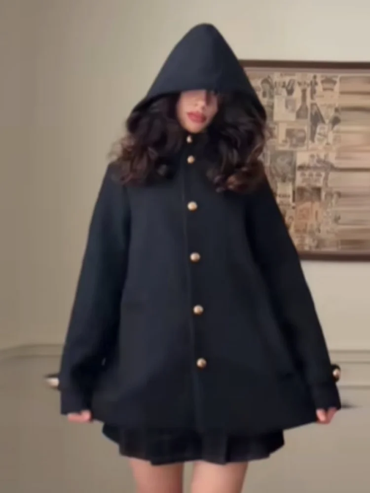 Современные стильные пальто с капюшоном, свободные винтажные универсальные женские куртки с золотыми пуговицами, осенняя уличная модная женская повседневная одежда
Современные стильные пальто с капюшоном, свободные винтажные универсальные женские куртки с золотыми пуговицами, осенняя уличная модная женская повседневная одежда