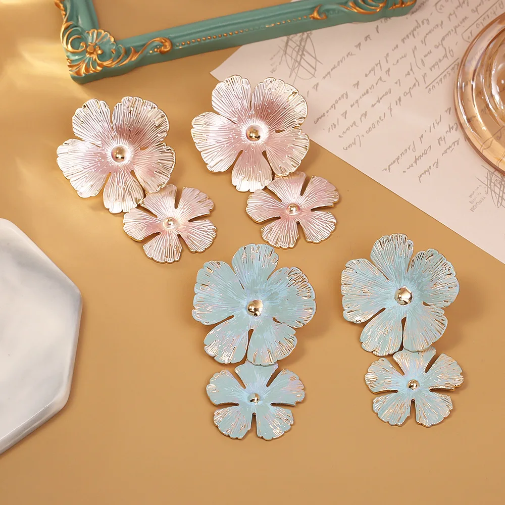 Fashionable and exquisite hand-painted flower earrings niche light luxury retro personalized earrings exaggerated earrings
Fashionable and exquisite hand-painted flower earrings niche light luxury retro personalized earrings exaggerated earrings