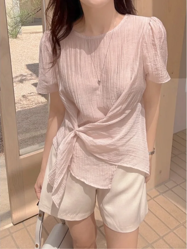 Korean Style Asymmetrical Slit round Neck Bubble Sleeve Shirt Women's Summer New Gentle Sweet Design Waist Cinching Top
Korean Style Asymmetrical Slit round Neck Bubble Sleeve Shirt Women's Summer New Gentle Sweet Design Waist Cinching Top