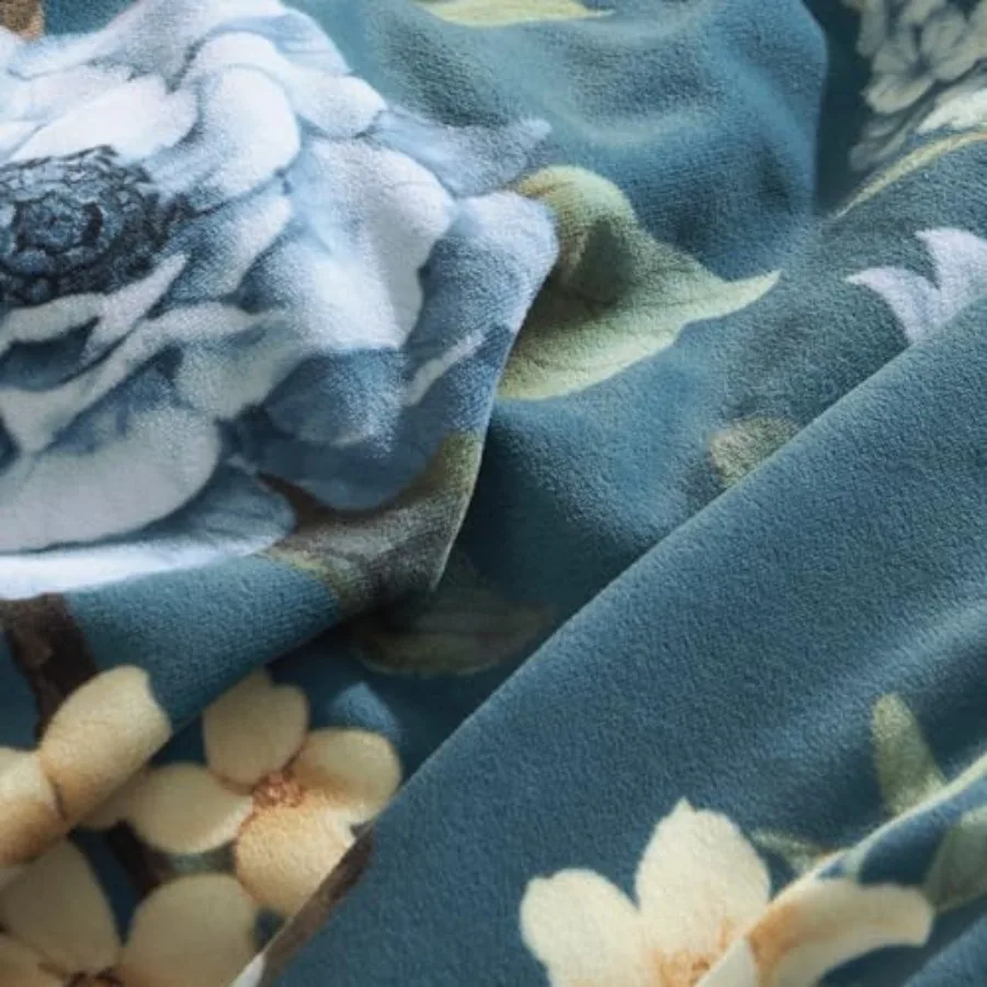 Velvet Duvet Cover Set Queen size Super Soft and Lightweight 3 Piece Floral Comforter Cover Set No Filling Botanical Print Duve
Velvet Duvet Cover Set Queen size Super Soft and Lightweight 3 Piece Floral Comforter Cover Set No Filling Botanical Print Duve