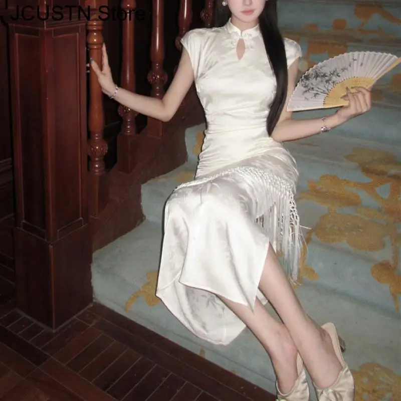 Винтажное платье Cheongsam с воротником-стойкой, женское белое платье Ципао с кисточками, сексуальное платье в китайском стиле с разрезом Y2K Ципао, уличная одежда, женский атласный халат
Винтажное платье Cheongsam с воротником-стойкой, женское белое платье Ципао с кисточками, сексуальное платье в китайском стиле с разрезом Y2K Ципао, уличная одежда, женский атласный халат