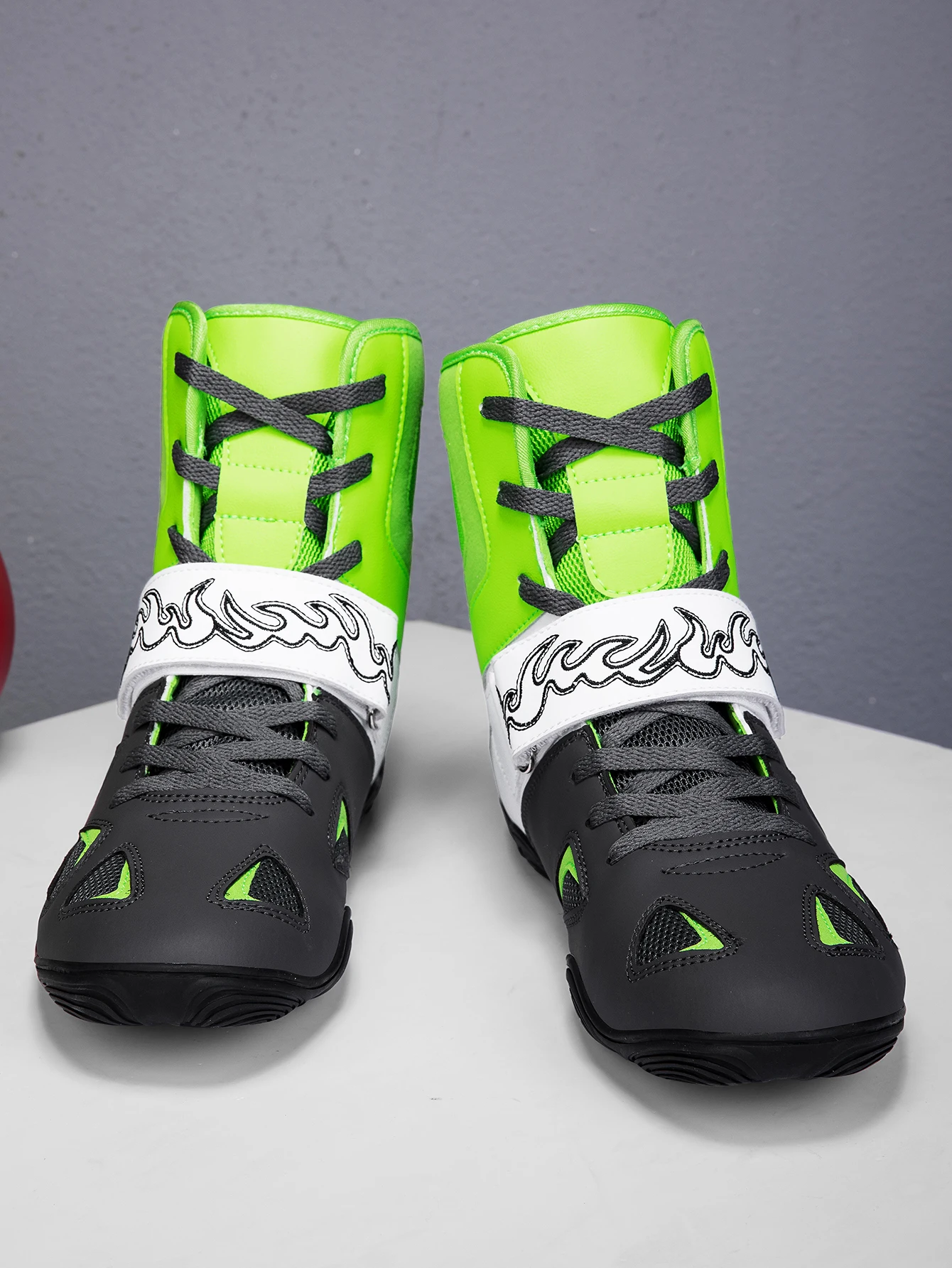 Лидер продаж 2025, мужская и женская боевая обувь, спортивная обувь, удобные борцовские кроссовки, кроссовки, боксерская обувь
Лидер продаж 2025, мужская и женская боевая обувь, спортивная обувь, удобные борцовские кроссовки, кроссовки, боксерская обувь