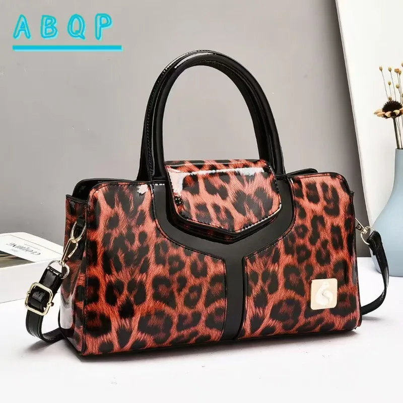 New Women's Handbag Luxury Brand Bright Leather Leopard Print Women's Shoulder Bag Personalized Fashion Casual Women's Bag
New Women's Handbag Luxury Brand Bright Leather Leopard Print Women's Shoulder Bag Personalized Fashion Casual Women's Bag