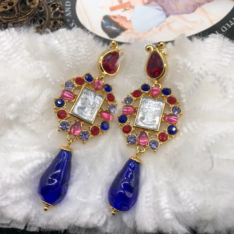Vintage Medieva Women's Jewelry for Girls Red and Blue Color Matching Long Stud Earring Clip Gift Party Show Daily Fashion
Vintage Medieva Women's Jewelry for Girls Red and Blue Color Matching Long Stud Earring Clip Gift Party Show Daily Fashion