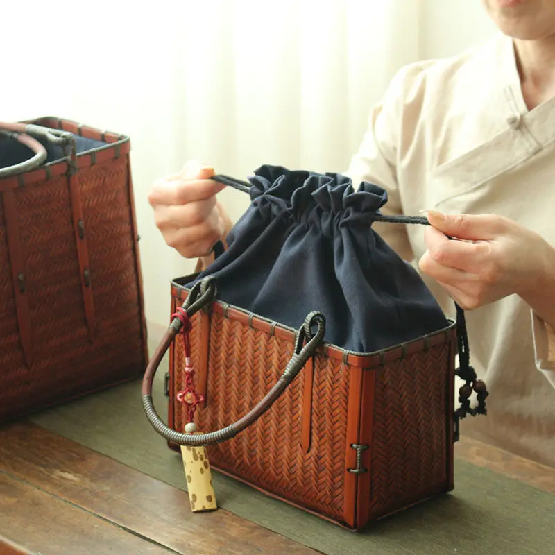 Handwoven Bamboo Tote Bag for Tea Set Storage,Vintage Style Picnic & Travel Carryall,Portable Organizer for Ceramics Utensils
Handwoven Bamboo Tote Bag for Tea Set Storage,Vintage Style Picnic & Travel Carryall,Portable Organizer for Ceramics Utensils