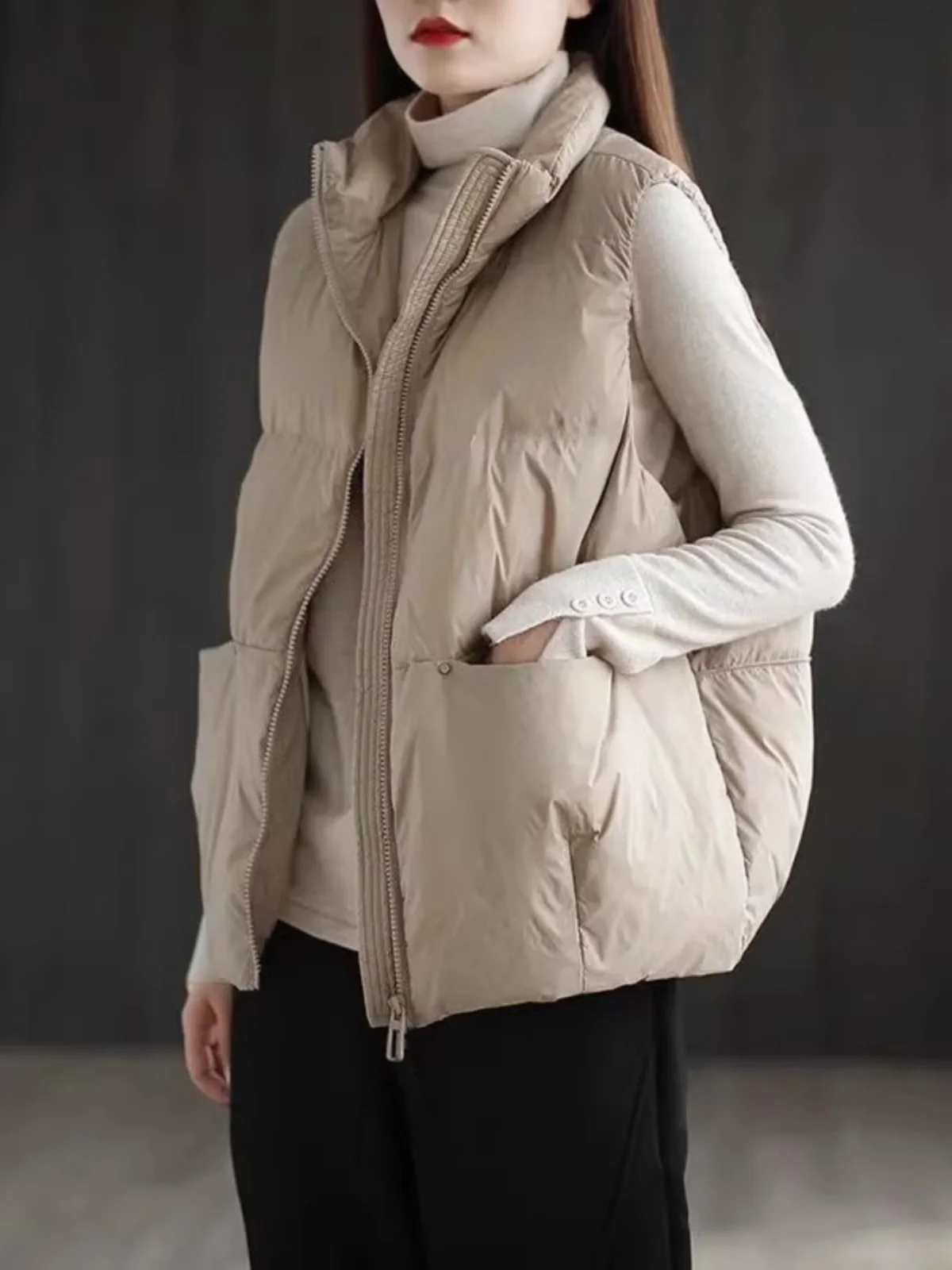 Женский тюнет из хлопкового хлеба, простой модный универсальный жилет, верхняя одежда, дизайн на молнии, зимнее пальто
Женский тюнет из хлопкового хлеба, простой модный универсальный жилет, верхняя одежда, дизайн на молнии, зимнее пальто