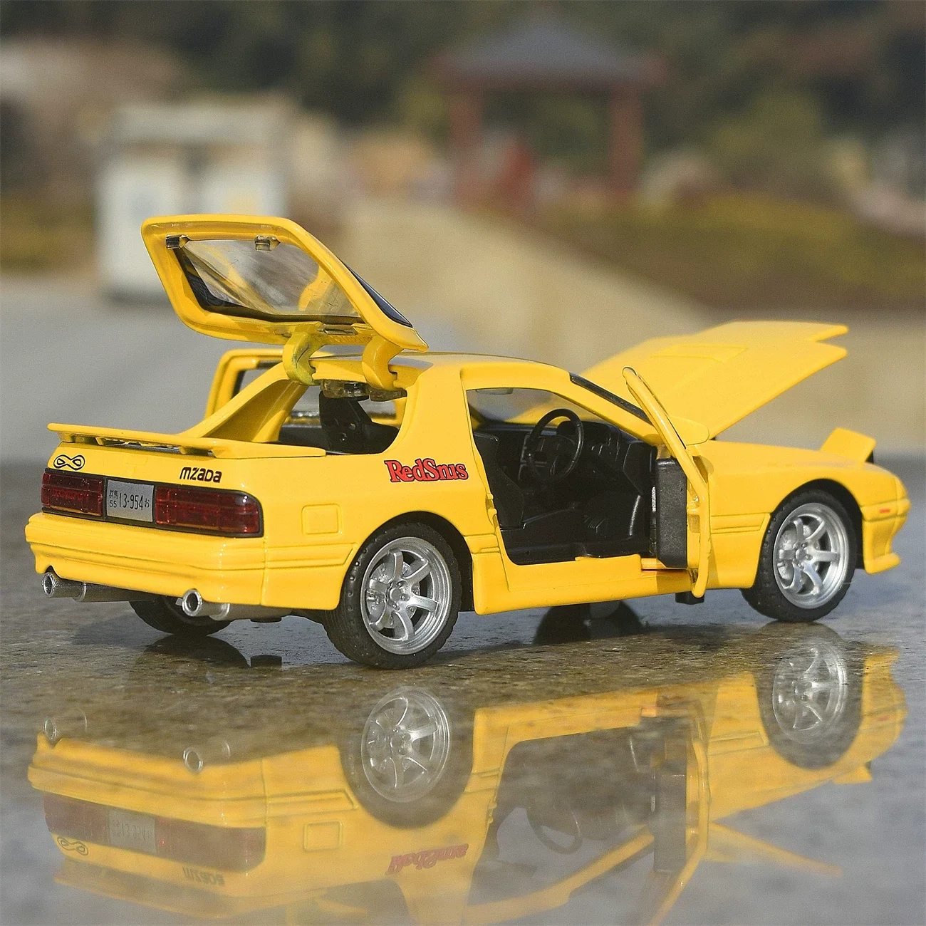 1:32 RX7 RX-7 JDM Sports Car Simulation Alloy Car Model Static Decoration Sound Light Model Toy Gifts
1:32 RX7 RX-7 JDM Sports Car Simulation Alloy Car Model Static Decoration Sound Light Model Toy Gifts