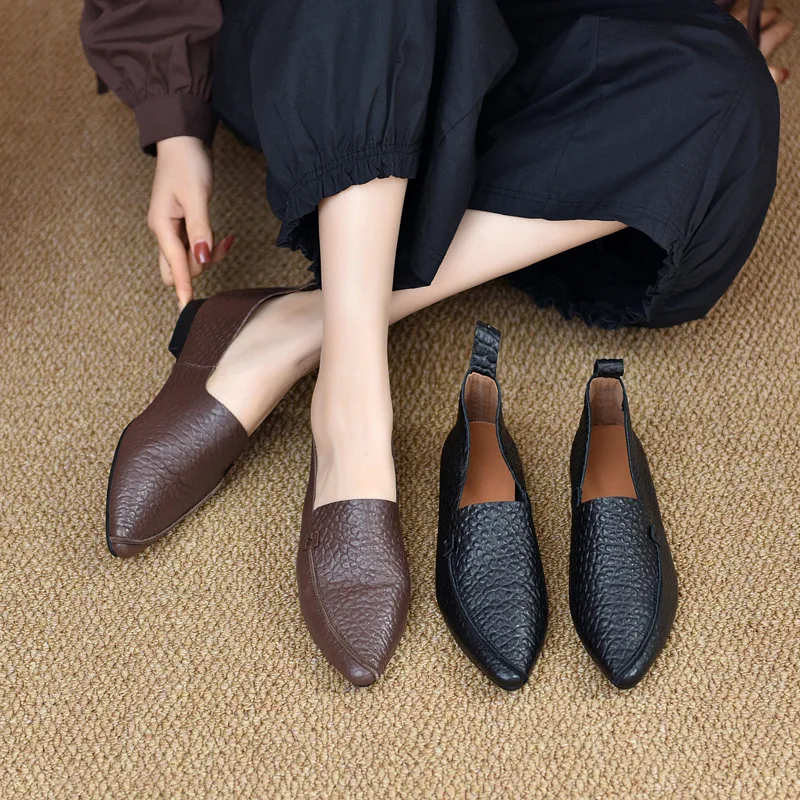 Women Loafers Leather Soft Heels Shoes for Women Pointed Toe Black Casual Handmade Genuine Leather Women Flats Shoes Brand
Women Loafers Leather Soft Heels Shoes for Women Pointed Toe Black Casual Handmade Genuine Leather Women Flats Shoes Brand