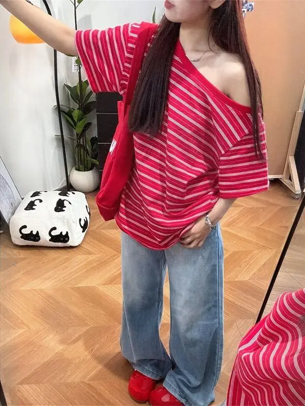 Retro Fashion Striped Color Block Short Sleeve T-Shirt Women Summer plus Size Loose Casual Shoulder Bared Top Korean Style Co...
Retro Fashion Striped Color Block Short Sleeve T-Shirt Women Summer plus Size Loose Casual Shoulder Bared Top Korean Style Co...