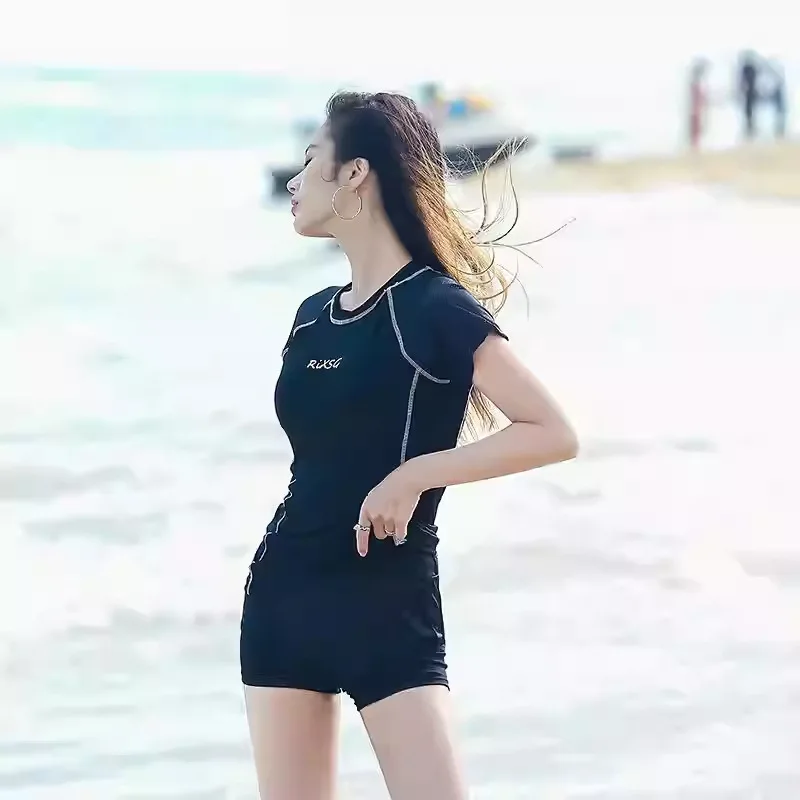 Conservative split swimsuit comfortable quick-drying sports swimsuit covering the meat and showing thinness flat-angle swimsuit
Conservative split swimsuit comfortable quick-drying sports swimsuit covering the meat and showing thinness flat-angle swimsuit