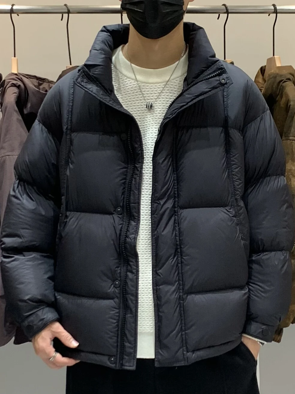 Men's Winter Puffer Jaet High Fill down White Du Feather Thiened Stand Collar Faionable Casual Outerwear Coat
Men's Winter Puffer Jaet High Fill down White Du Feather Thiened Stand Collar Faionable Casual Outerwear Coat