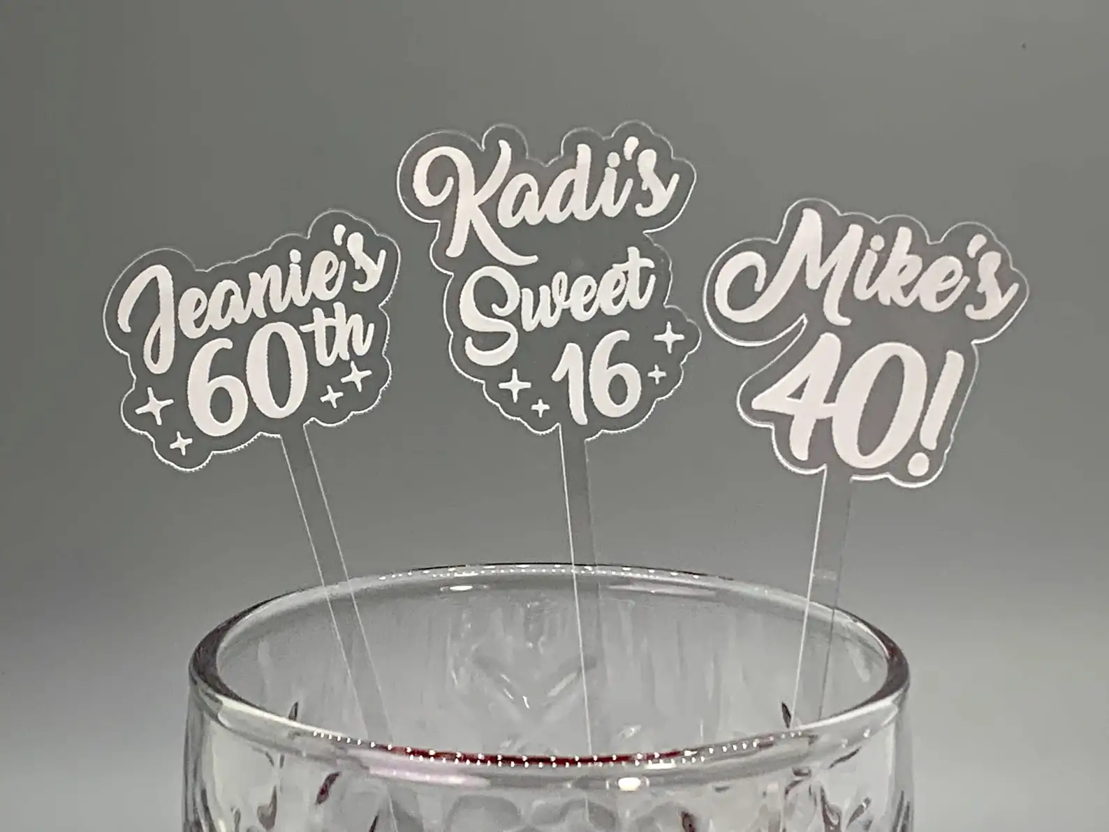 Custom Pet Drink Stirrer Personalized Cocktail Stirrers Wedding Gift Table Decoration Acrylic Party Drink Stirs Baptism souvenir
Custom Pet Drink Stirrer Personalized Cocktail Stirrers Wedding Gift Table Decoration Acrylic Party Drink Stirs Baptism souvenir